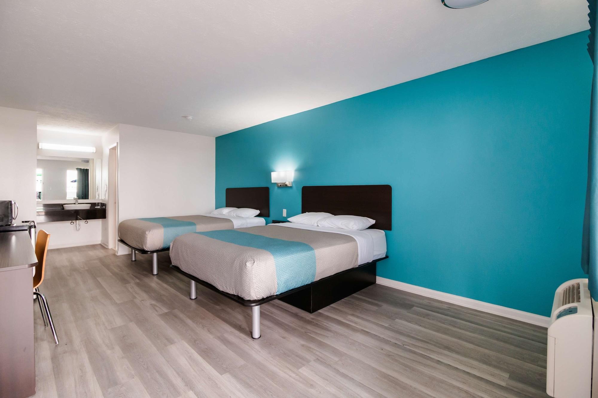 Motel 6-Metropolis, Il Luaran gambar