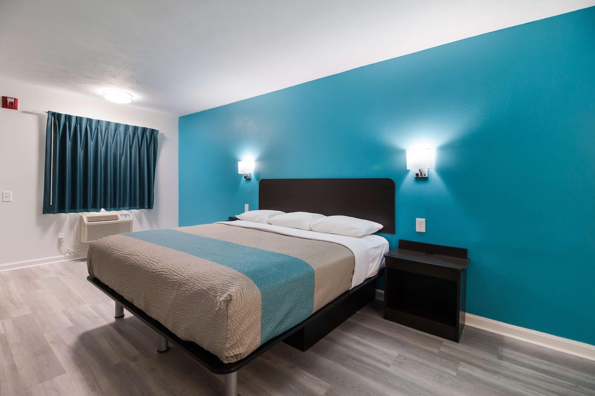 Motel 6-Metropolis, Il Luaran gambar