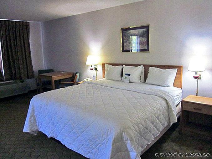 Motel 6-Metropolis, Il Luaran gambar